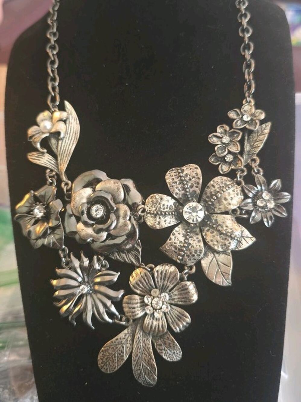Vintage VCLM Floral Statement Necklace D 16 Inch